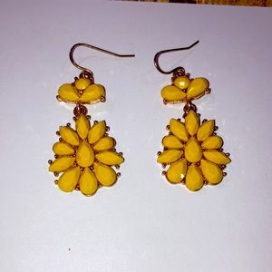 YELLOW FLOWER BEAD EARRINGS!